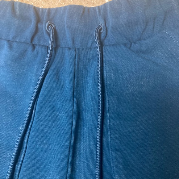 Ladies NWOT two piece short set. - Picture 5 of 6